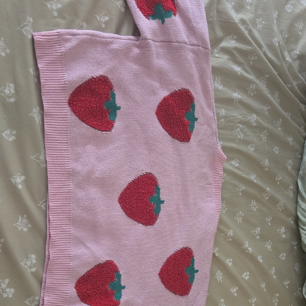 Pink Strawberry Pattern Sweater - Picture 3 of 3